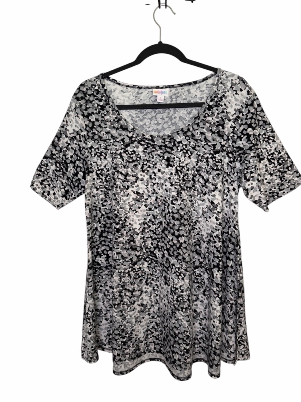 LuLaRoe Black White Abstract Print Scoop Neck Tunic Top Short Sleeve Medium